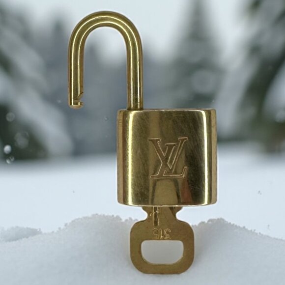 #315 Louis Vuitton Lock and Key-Excellent Condition - Picture 1 of 2